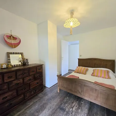 Longere De Charme, Calme & Piscine Vakantiehuis